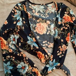 Floral cropped top tie shirt